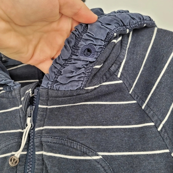 Lululemon movement jacket stripe size 4 - Picture 12 of 13